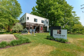 Roan & Black - Dog Friendly - Above one of the best contemporary galleries in West Michigan